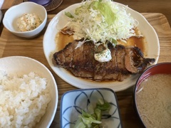 多摩霊園のサーロインステーキ定食