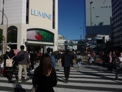 新宿南口横断歩道