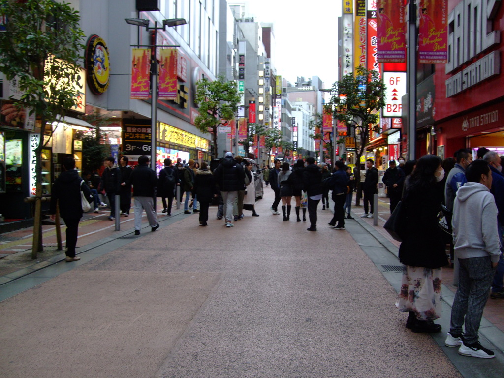 新宿東口