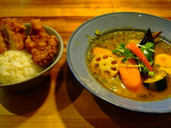 府中のザンギ付きスープカレー