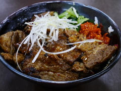 炭焼カルビ丼