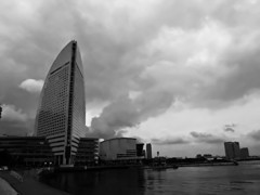 梅雨空のYOKOHAMA