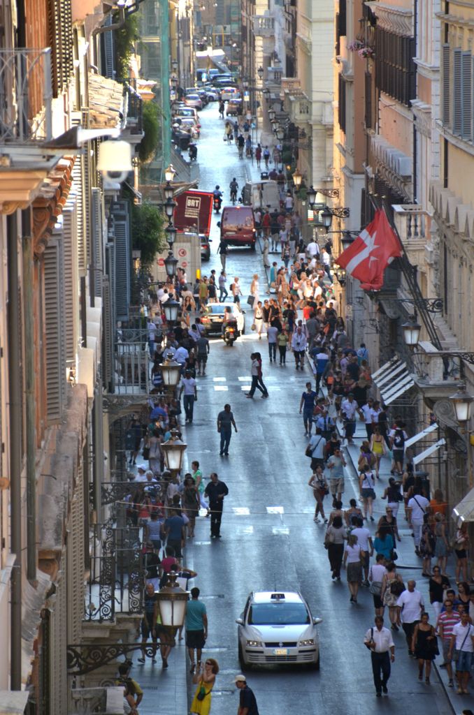 スペイン広場前の道