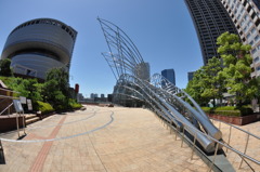 国立国際美術館と大阪市立科学館