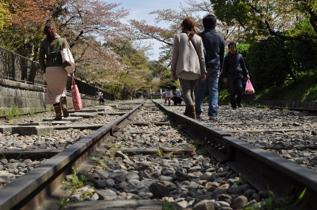 線路は続くよ