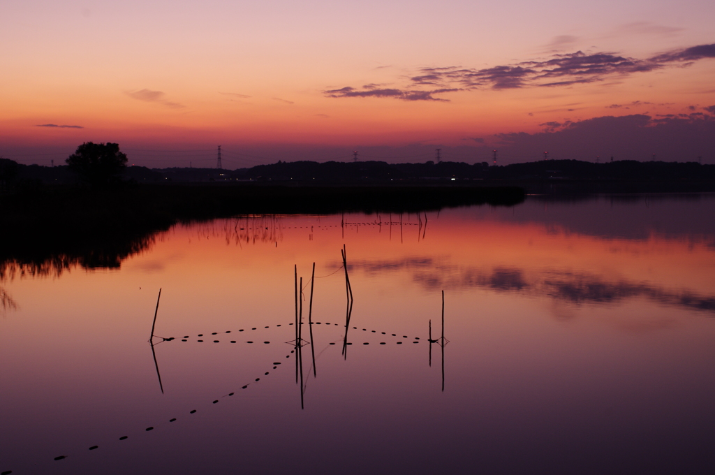 夕暮れの湖畔-3