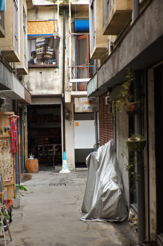 路地裏