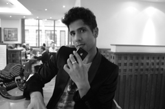 ポーズ慣れしてる友人