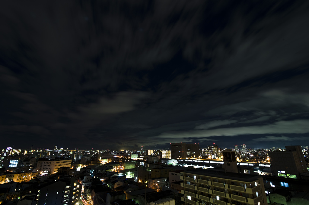 AT-X 16-28　F2.8 PRO FX　ワイド端