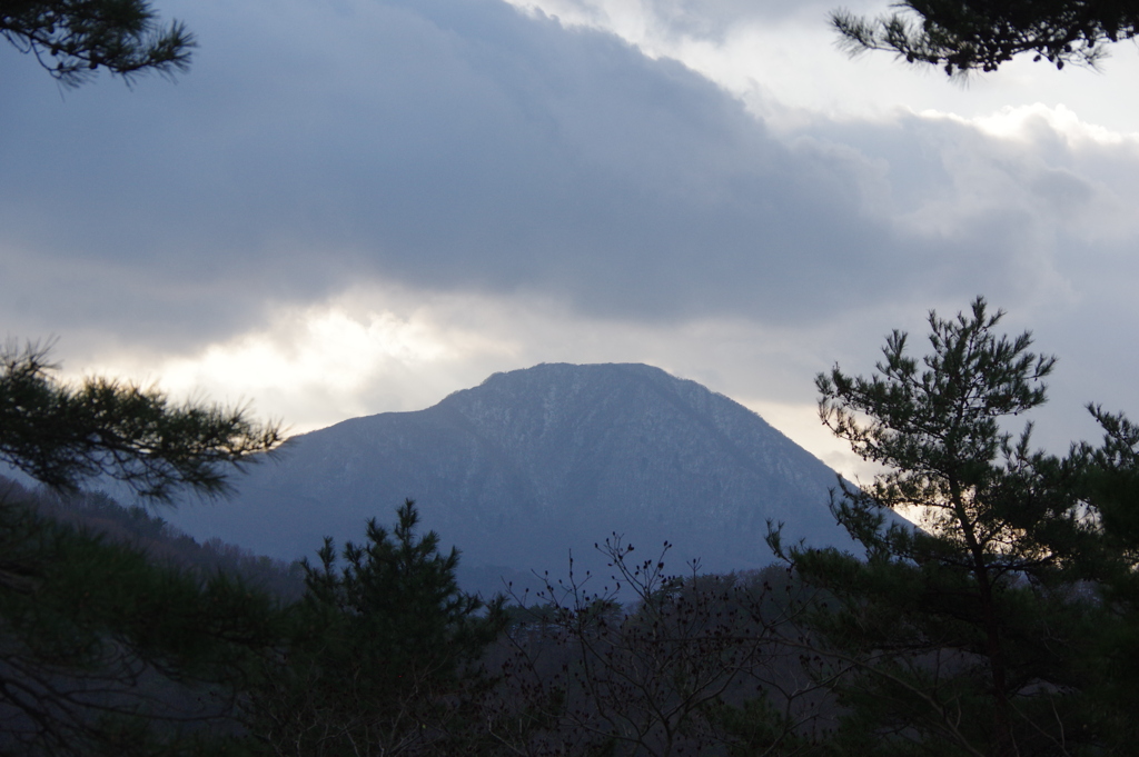 三瓶山