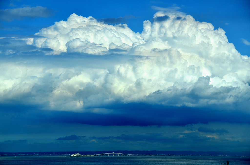 夏雲とアクアライン