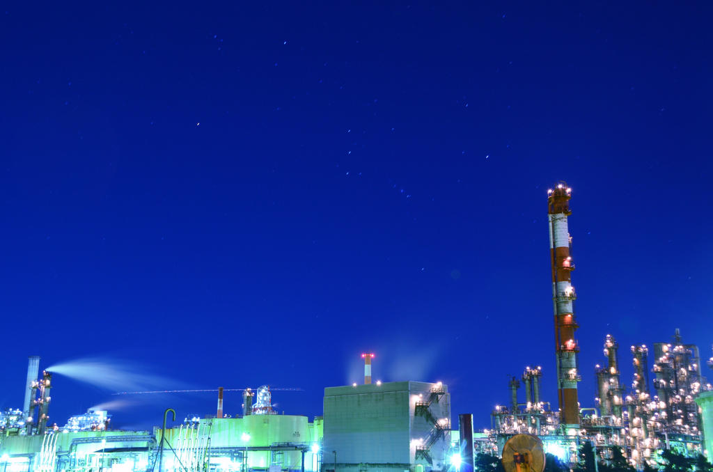 工場夜景とオリオン