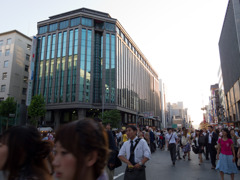 四条烏丸　ホコテン