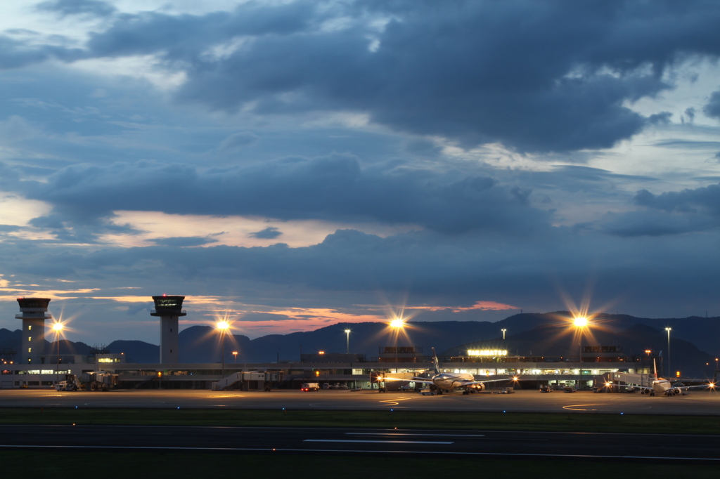 夕刻の高松空港　