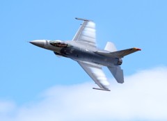 F16