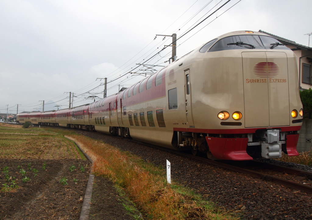 285系