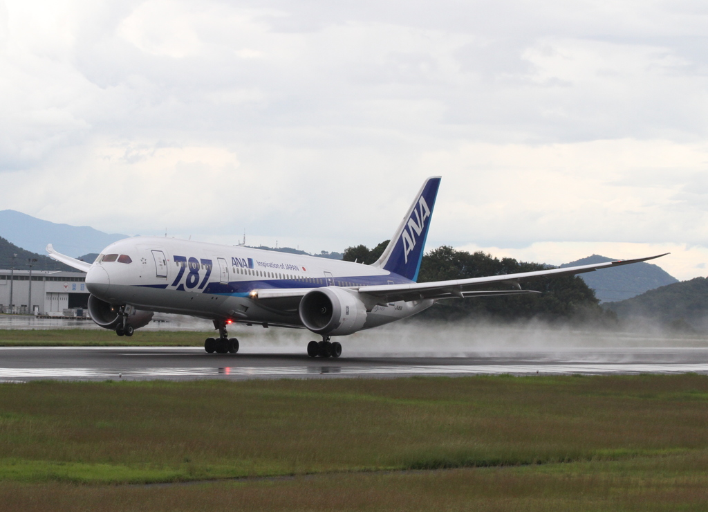 B787-8 takeoff