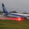 雨中　離陸　B767-300