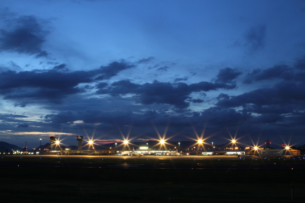夕刻の高松空港