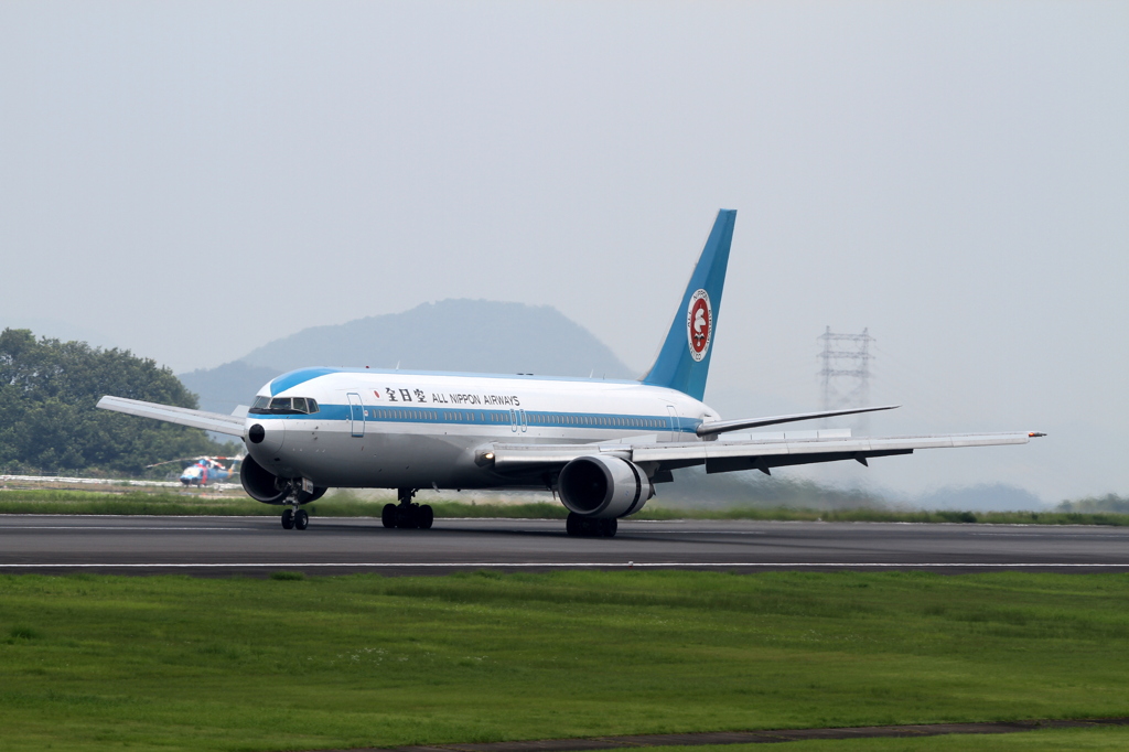 ANA B767-300  JA602A