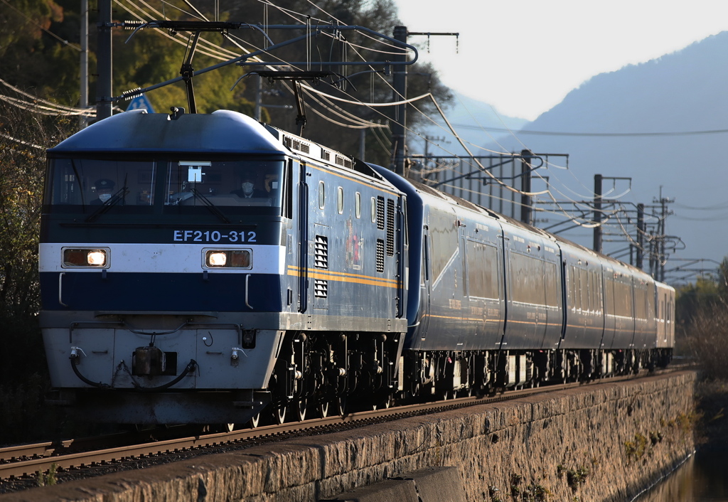 ロイヤルエクスプレス　予讃線　試運転