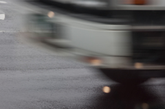 とっさの時に　避けられますか　その運転で