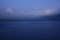 青と白と富士山