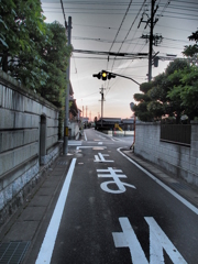 止　ま　れ