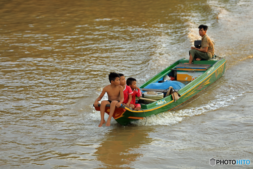 The Floating Village2