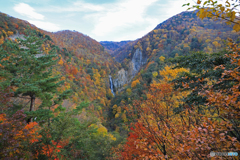 紅葉の澗満滝