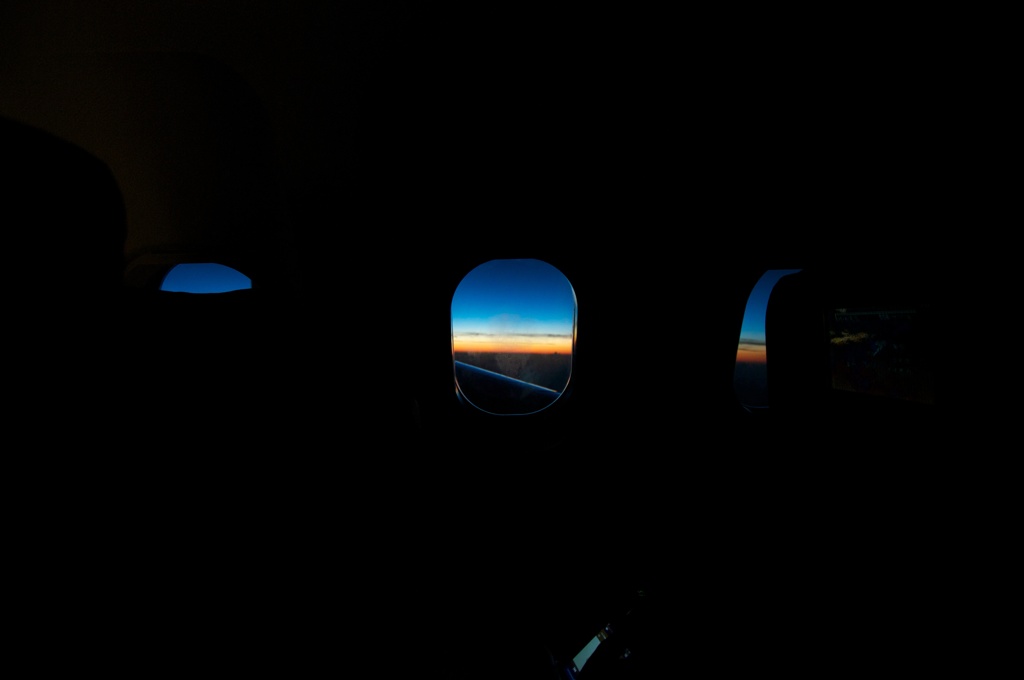空の向こう側