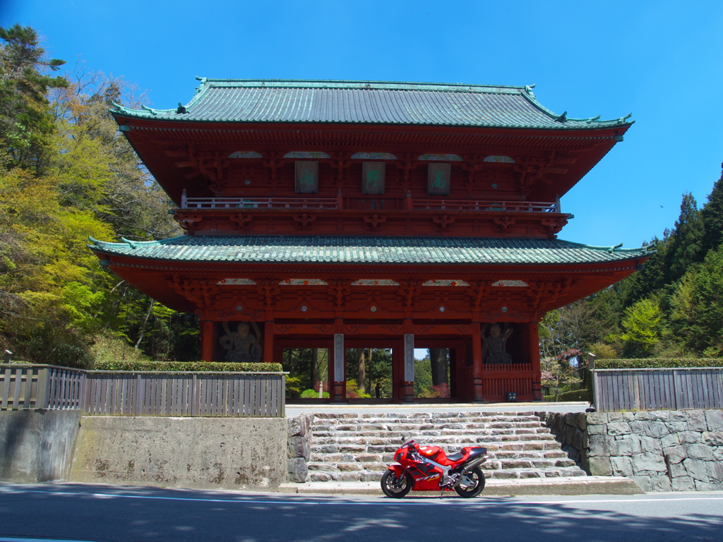 大門と（高野山）