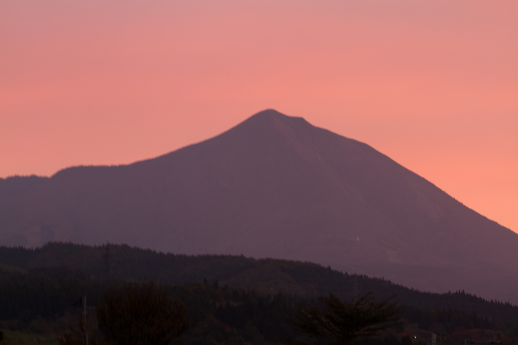 朝焼けの磐梯山