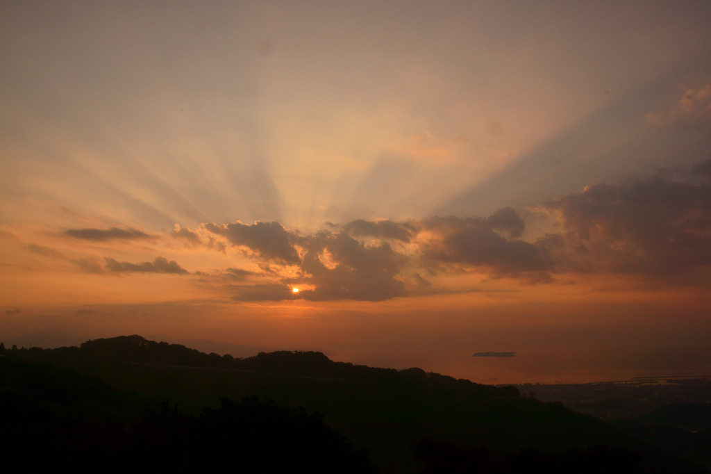 三ヶ根山山頂からの朝日