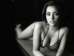 Estevan Oriol  /  Women No4