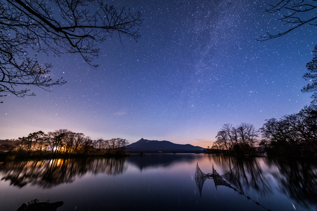 駒ヶ岳と星空
