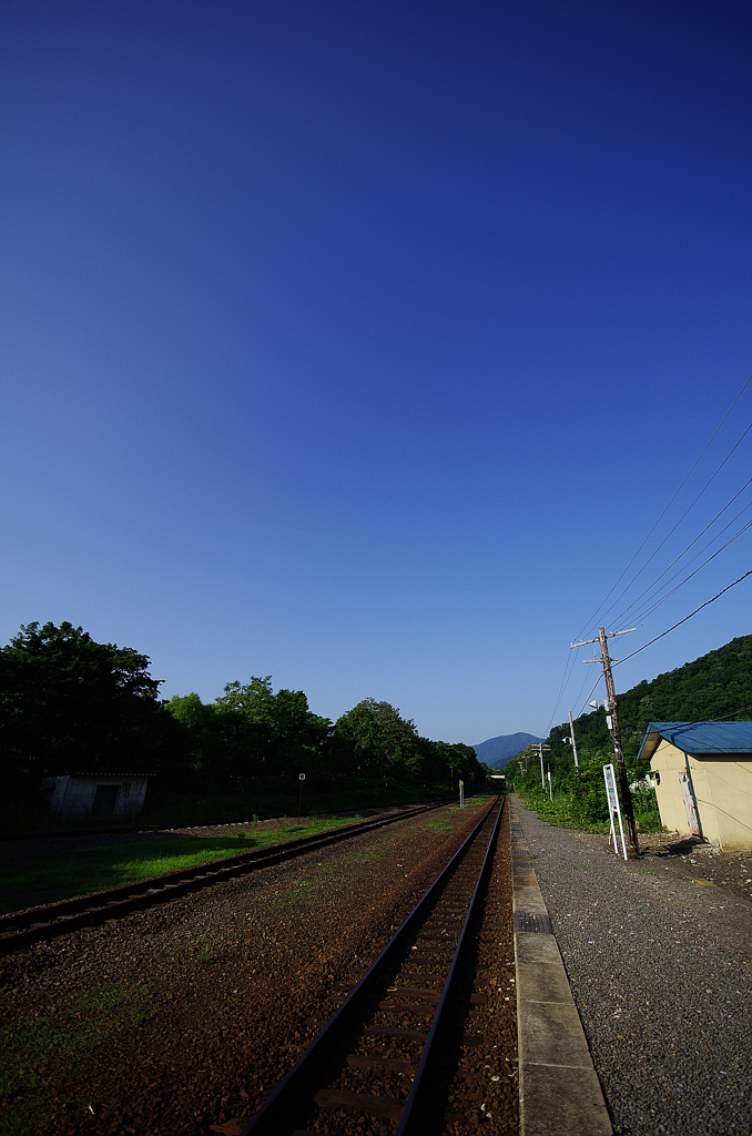 余市は然別駅の線路から