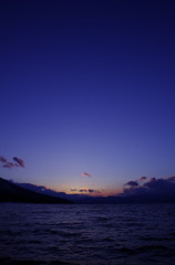 夕暮れの支笏湖