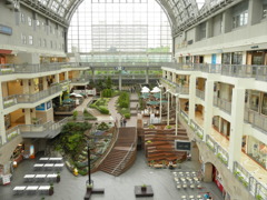 FACTORYの中庭