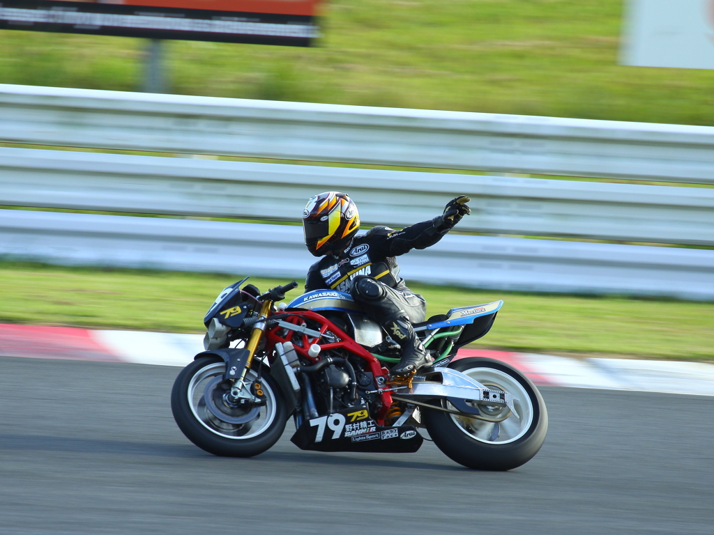 アサヒナレーシング Z600(2)