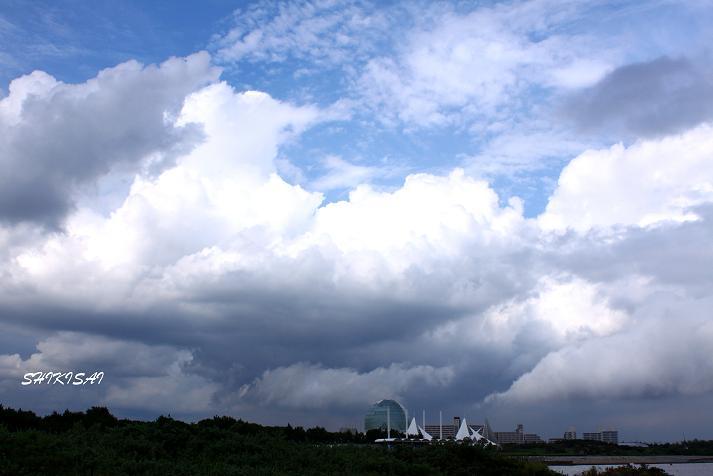 束の間の青空