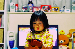 なにを見ている