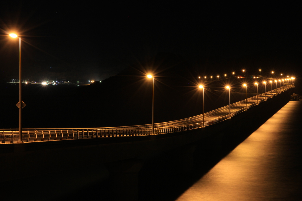 夜の角島