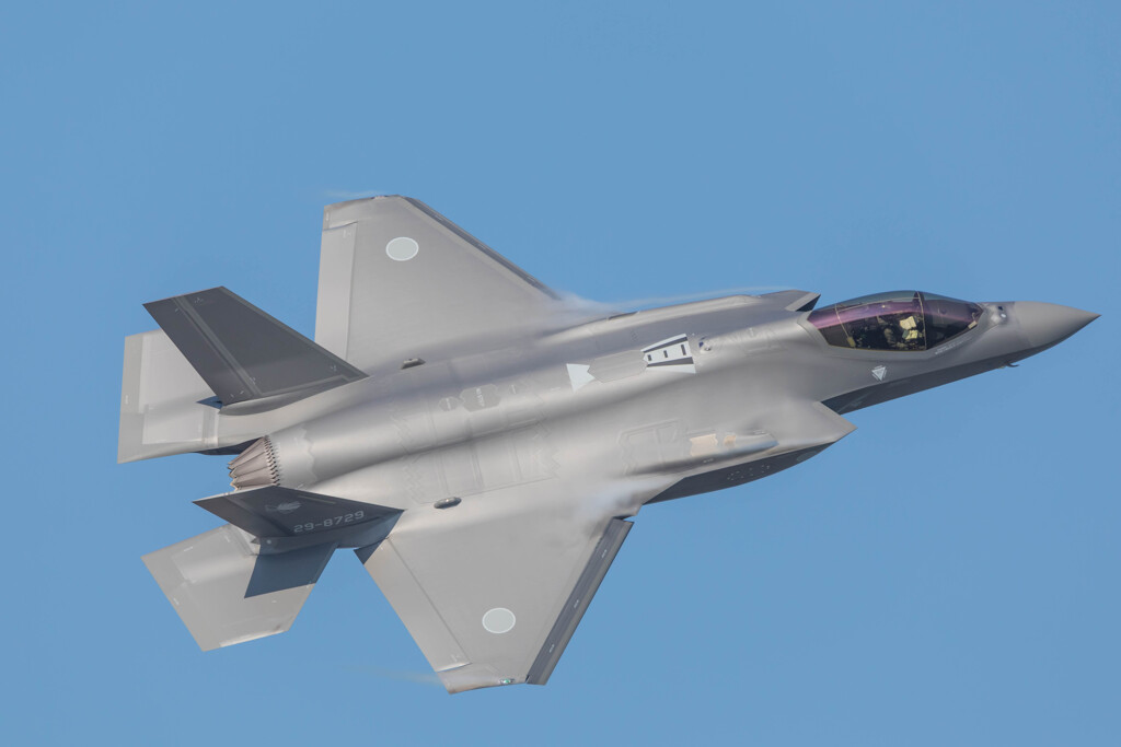 F35