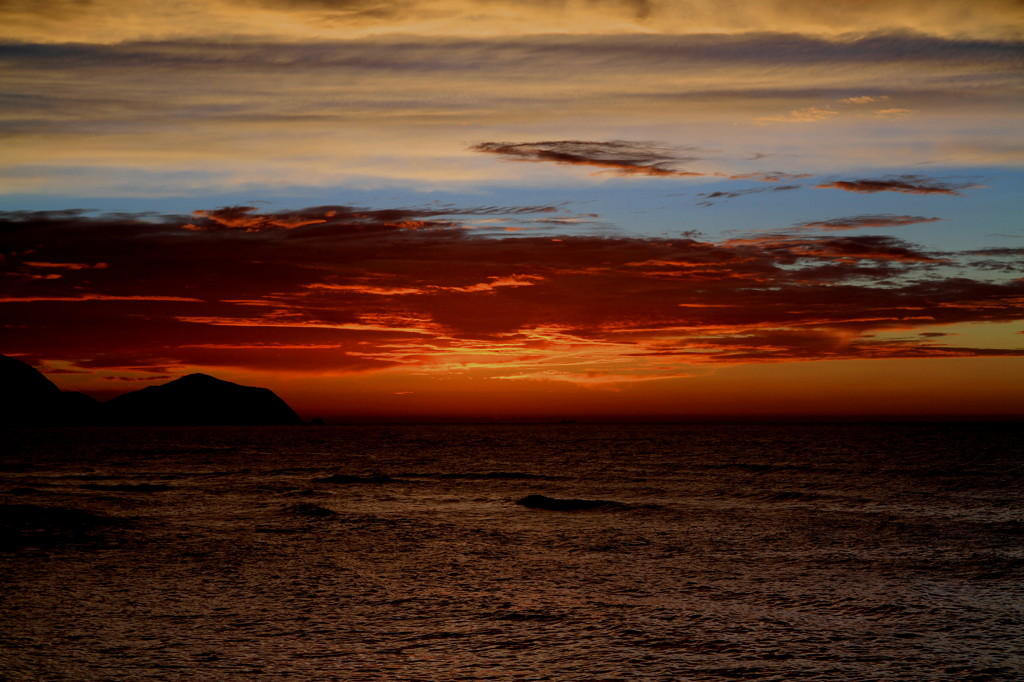 台風前の夕日