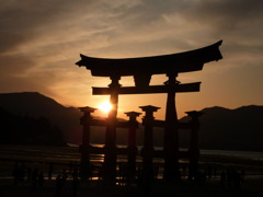 夕暮れの厳島