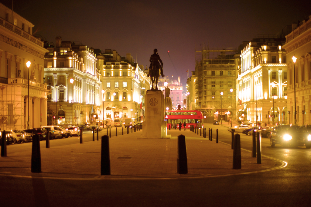 LONDON (K)NIGHT
