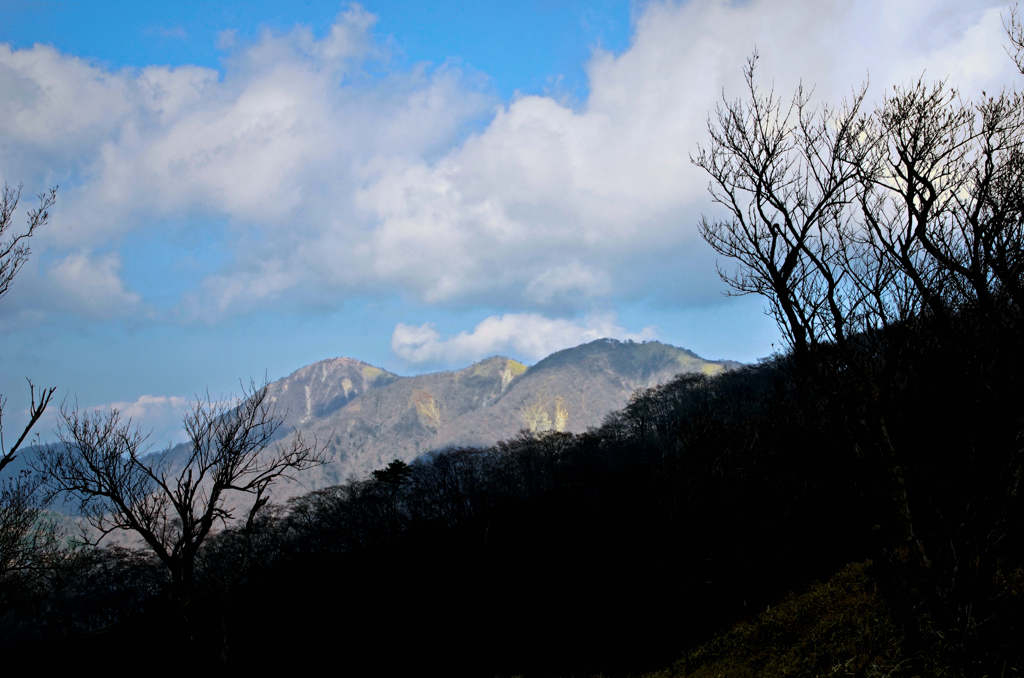 鍋割山