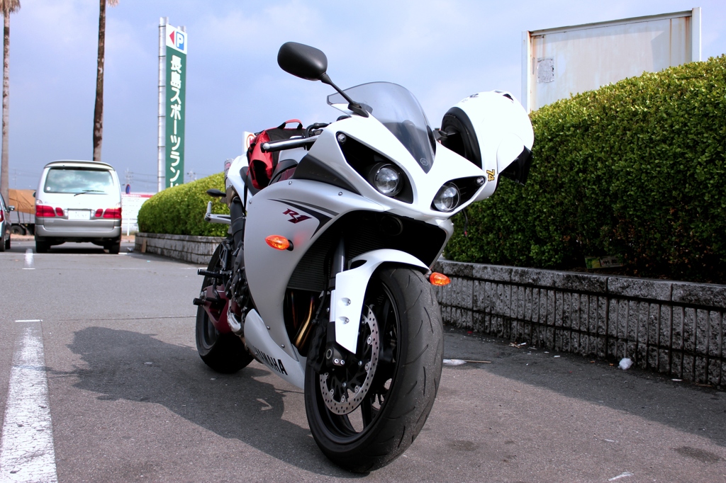 R1
