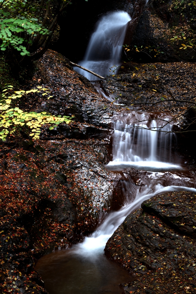 秋模様の渓泉